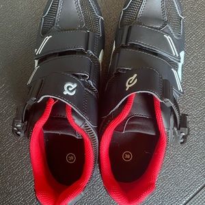 Peloton size 39 with clips (women’s 8)